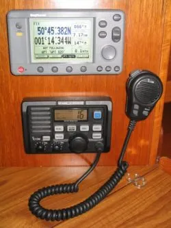 VHF-GPS-e1550830948726